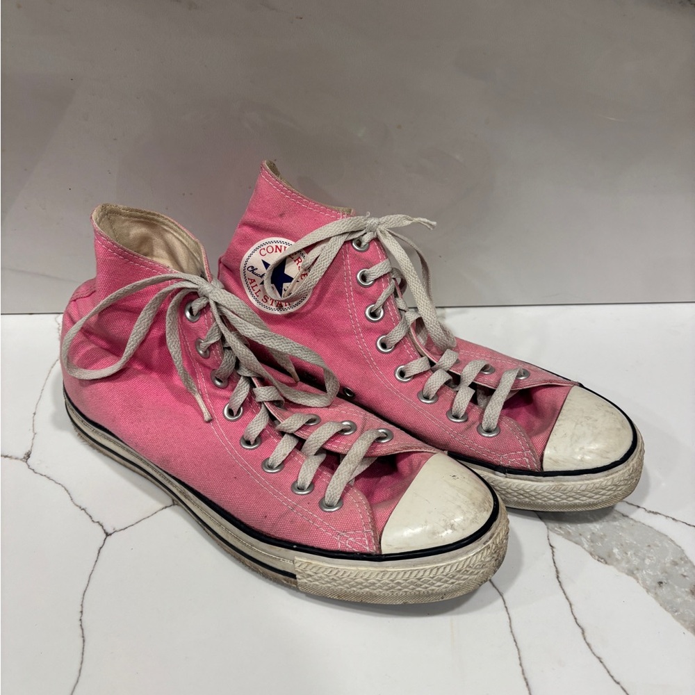 CONVERSE pink high top